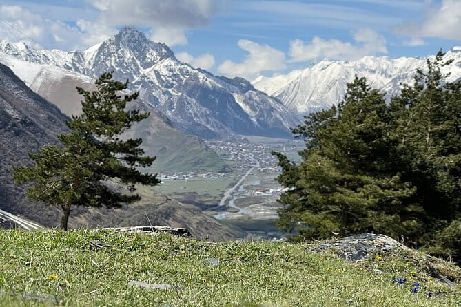Private Full Day Trip from Tbilisi to Truso Valley in Kazbegi - Starting Point and Logistics: Setting Out from Gudauri