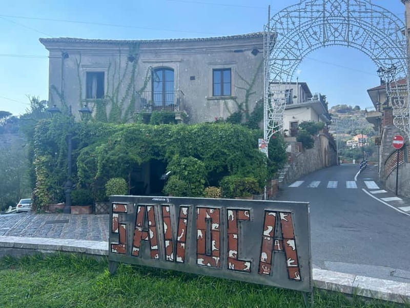 Private Godfather tour + Sicilian food&house wine tasting - The Flavor of Sicily: Food and Wine That Hit the Spot