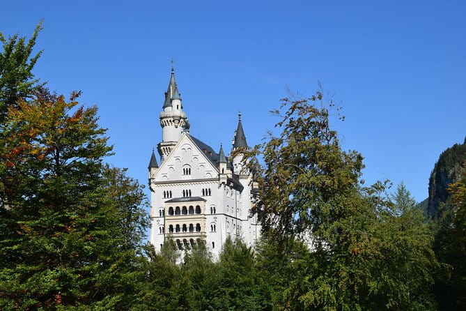 Private Guided Day Trip to Castle Neuschwanstein incl. Carriage Horse Ride - Price and Logistics: Is It Worth It?
