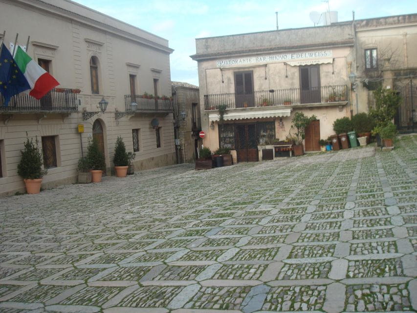Private Monreale Cathedral and Cloister, Ceramic Lab tour - Savoring Sicilian Flavors at a Local Bakery
