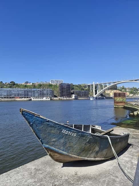 Private Porto City Tour with Seafood Lunch and Coastal Views - Exploring Portos Landmark and Hidden Corners