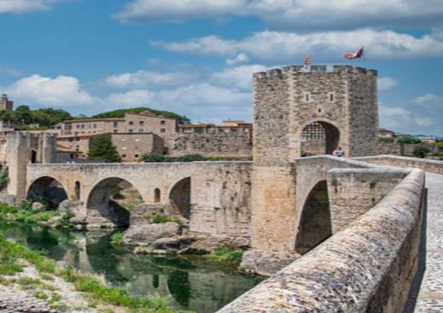 Private Tour Girona & Shopping - The Scenic Drive to La Roca Village: Shopping in Style