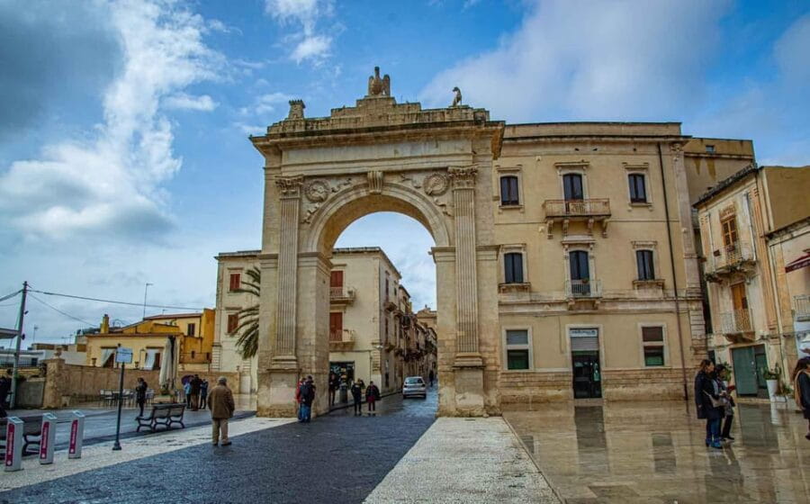 Private Tour of Noto: Explore the Capital of Sicilian Baroque - Entering Noto: Starting at Porta Reale