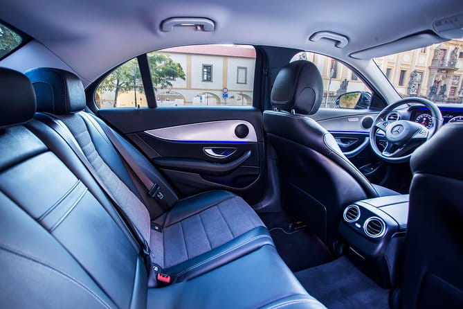 Private transfer from Prague to Vienna via Cesky Krumlov - Logistics and Comfort: What Travelers Should Know