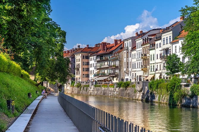 Private Walking Tour of Ljubljana Old Town - What to Expect from Your Guide and Tour Experience