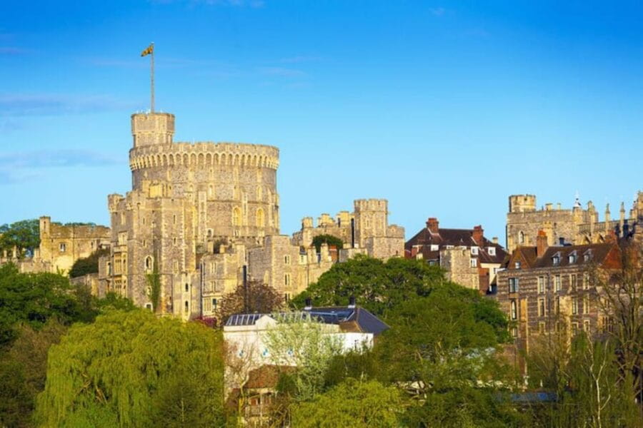Private Windsor Castle & Oxford Tour with Chauffeur & Guide - The Charm of Oxford: Medieval Streets and Literary Legacy