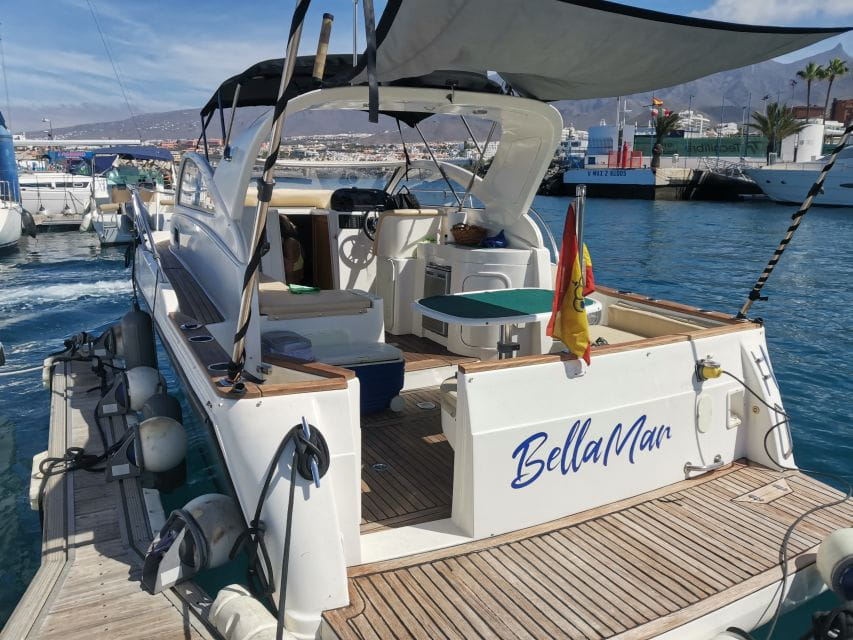 Puerto Colón: Coastal Boat Cruise with Swimming and Snacks - Who This Trip Suits Best