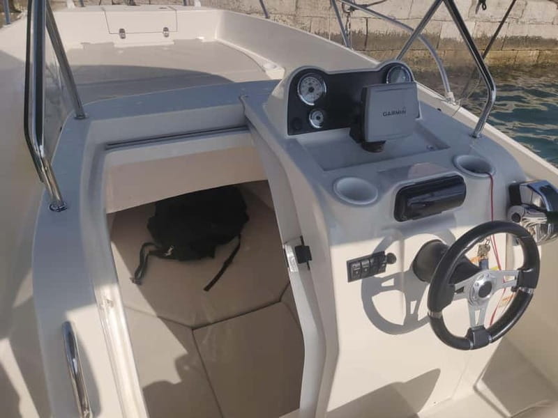 Quicksilver 675 Boat Rental in Rovinj - Price and Logistics