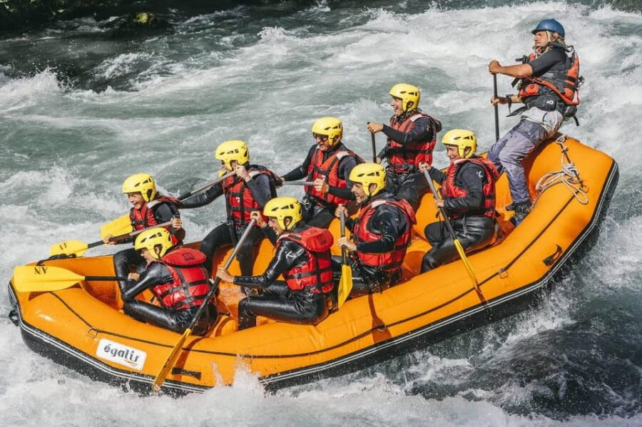 RAFTING: Full descent - Who Should Consider This Adventure?