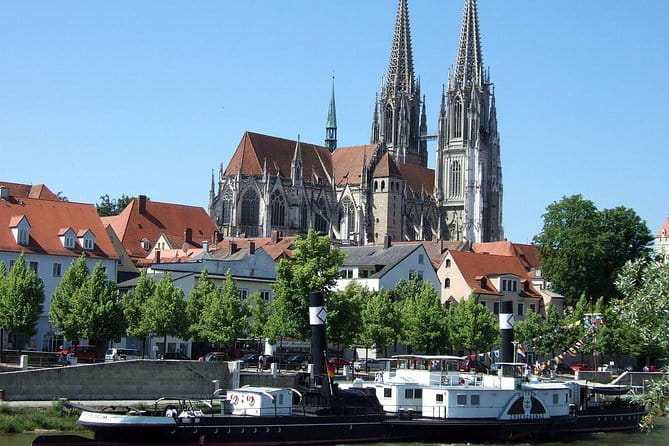 Regensburg - Classic guided tour - Crossing the Old Stone Bridge and Its Stories