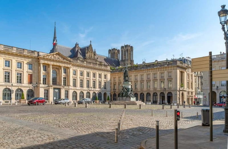 Reims: Express Walk with a Local in 60 minutes - What You Get for the Price