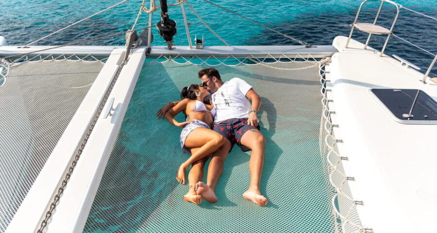 Rethymno: Private Catamaran Cruise with Lunch and Drinks - Exploring Ombros Gialos Bay: A Water Wonderland