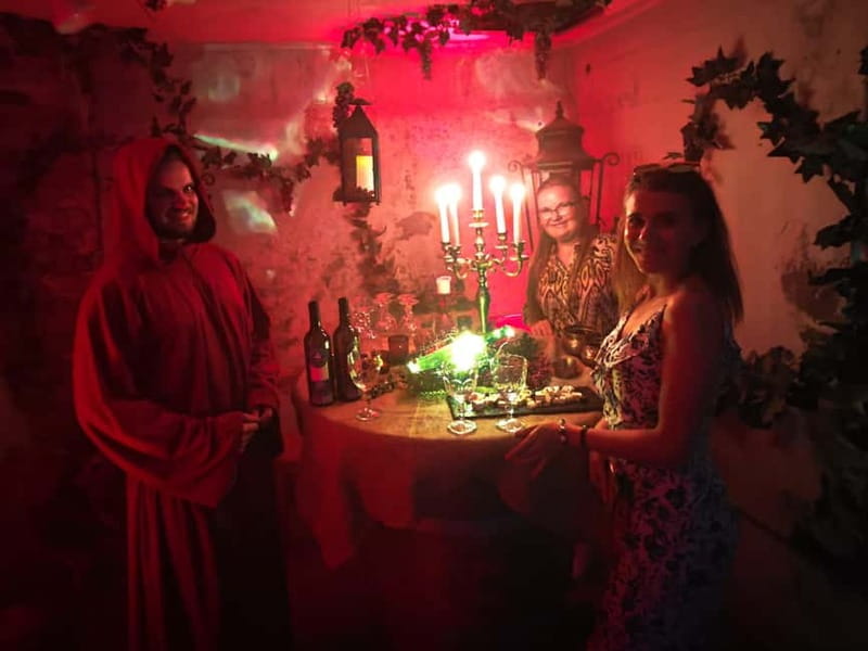 Riga: Yacht Tour with Medieval Banquet and Wine Tasting - Stepping Back in Time in Riga’s Medieval Old Town