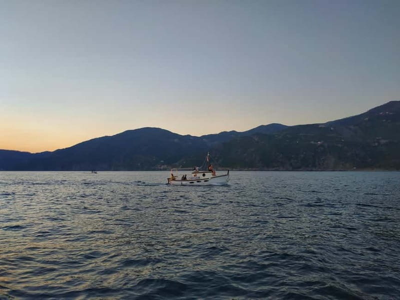 Riomaggiore: Cinque Terre Sunset Tour with Wine & Focaccia - FAQs