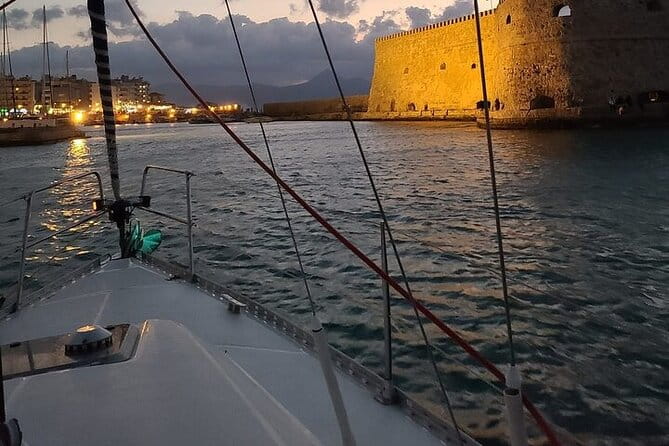 Romantic Luxury Sunset sailing - Who This Tour Is Best For