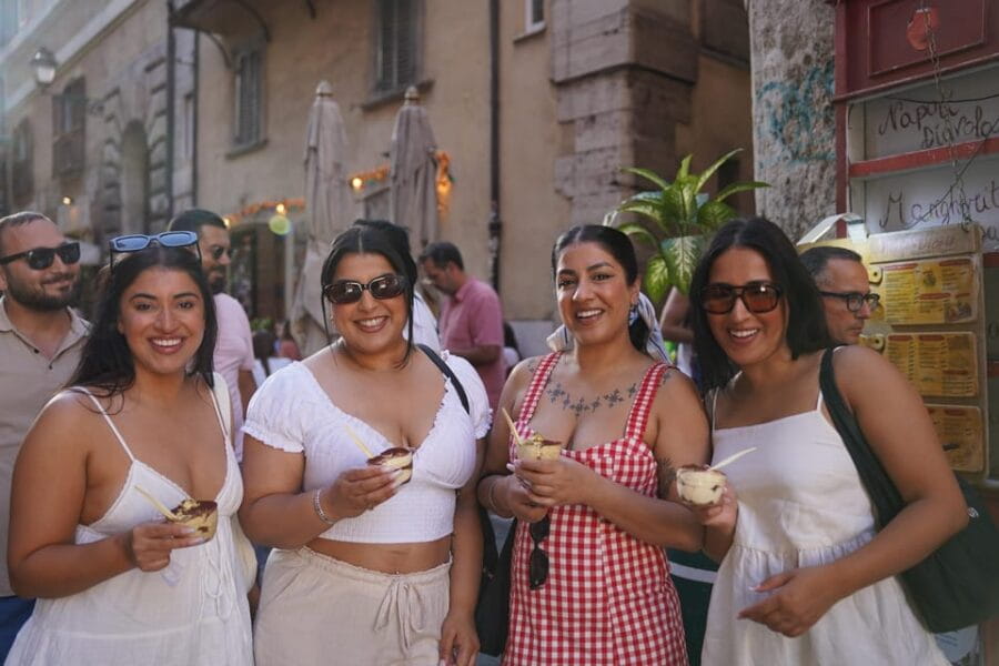 Rome: City Tour by Vespa with Pictures and Sweets Tastings - Navigating the Itinerary: What to Expect at Each Stop