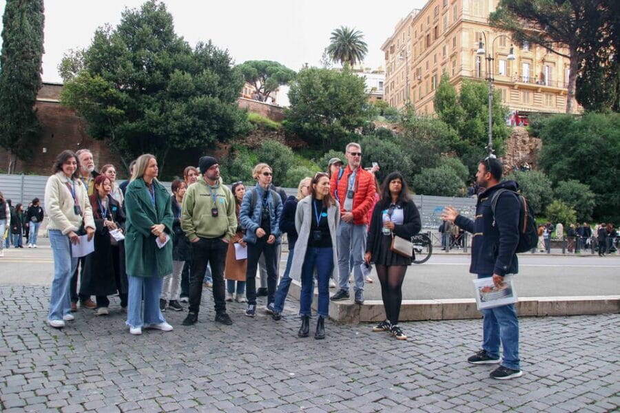 Rome: Colosseum & Forum with Audio Guide App -Optional Arena - Walking Through the Roman Forum