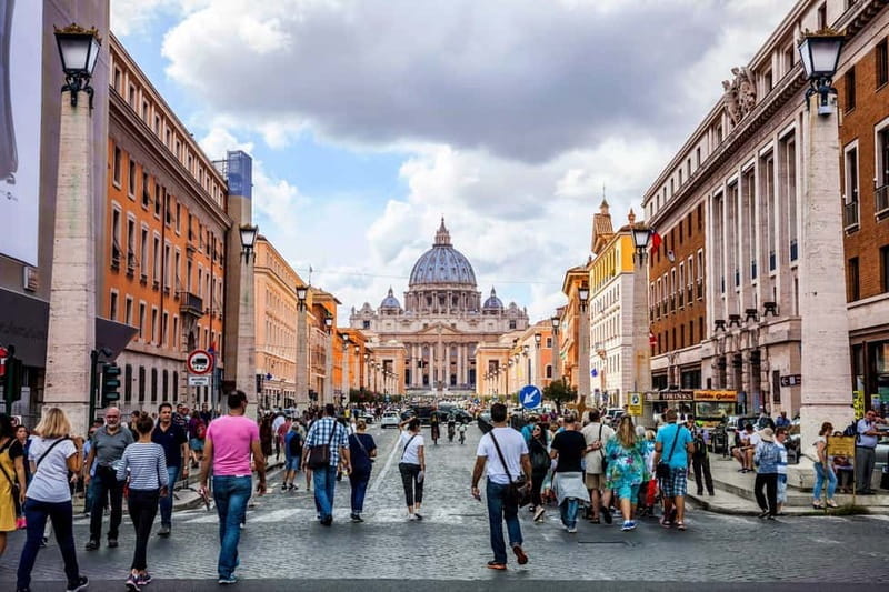 Rome: Early Morning Vatican Tour with Sistine Chapel - Discovering the Art and Artifacts