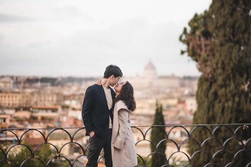 Rome: Federico Fellini's Photo Walk with Professional Photos - Trevi Fountain: Iconic and Authentic Shots
