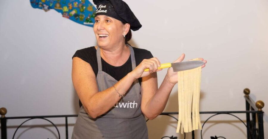 Rome: Pasta and Tiramisu Shared Cooking Class with Wine - Entering the Heart of Rome’s Culinary Traditions