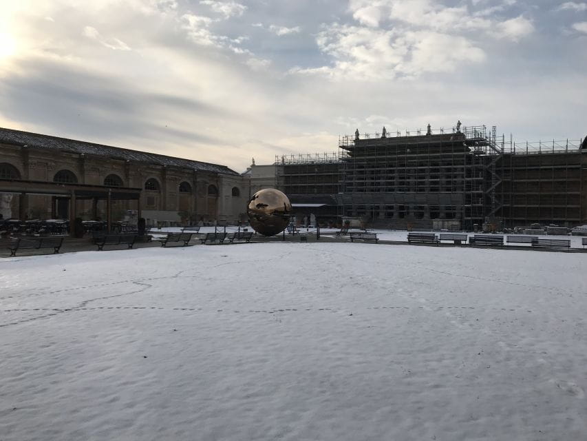 Rome: Sistine Chapel Early Morning Access - The Sistine Chapel: Crowds and Quiet Reflection