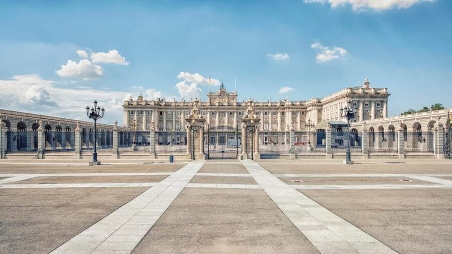 Royal Madrid Walking Tour: Palaces & Plazas - Who Is This Tour Best Suited For?