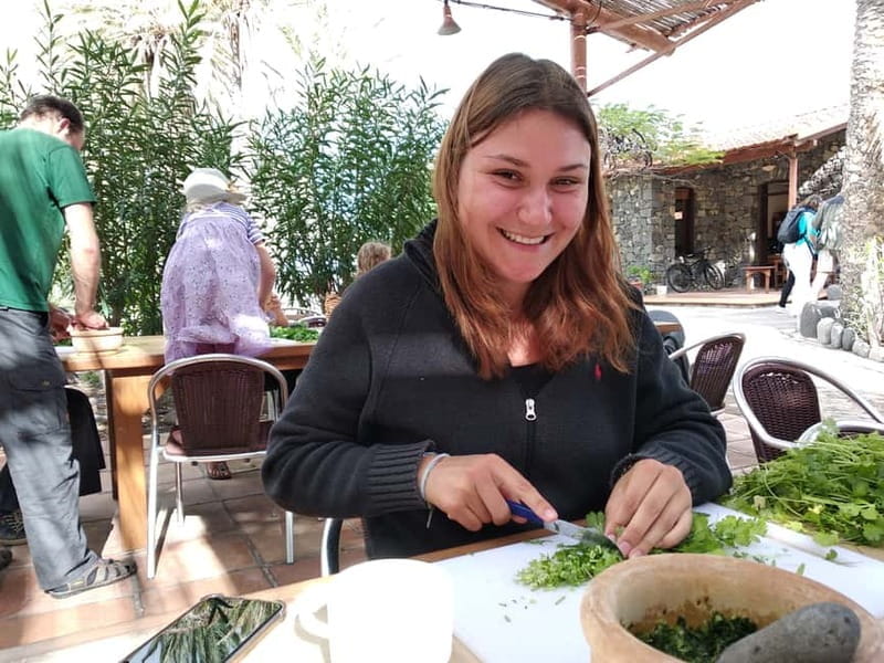 Rural Life Experience: Mojo Workshop and botanical Walk - Who Will Love This Experience?