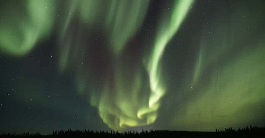 Saariselkä: Aurora Photo Tour by Car with Transfer & Drinks - Who Should Consider This Tour?