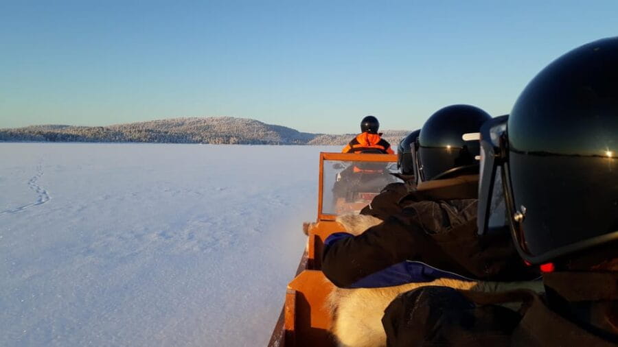 Saariselkä: Ice Fishing Tour to Lake Inari, reindeers& lunch - Meeting Reindeer and Authentic Lapland Living