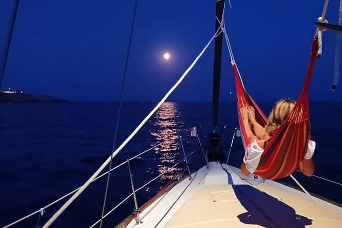 Sailing boat tour with lunch and swimming stops - Food and Comfort Aboard Morgana Sailing