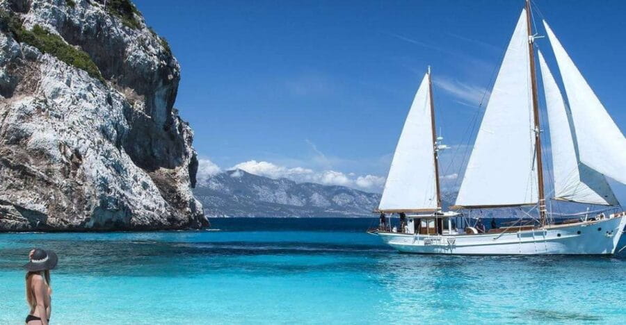 Sailing ship in exclusive, tour around the Gulf of Orosei - Who Would Enjoy This Experience?