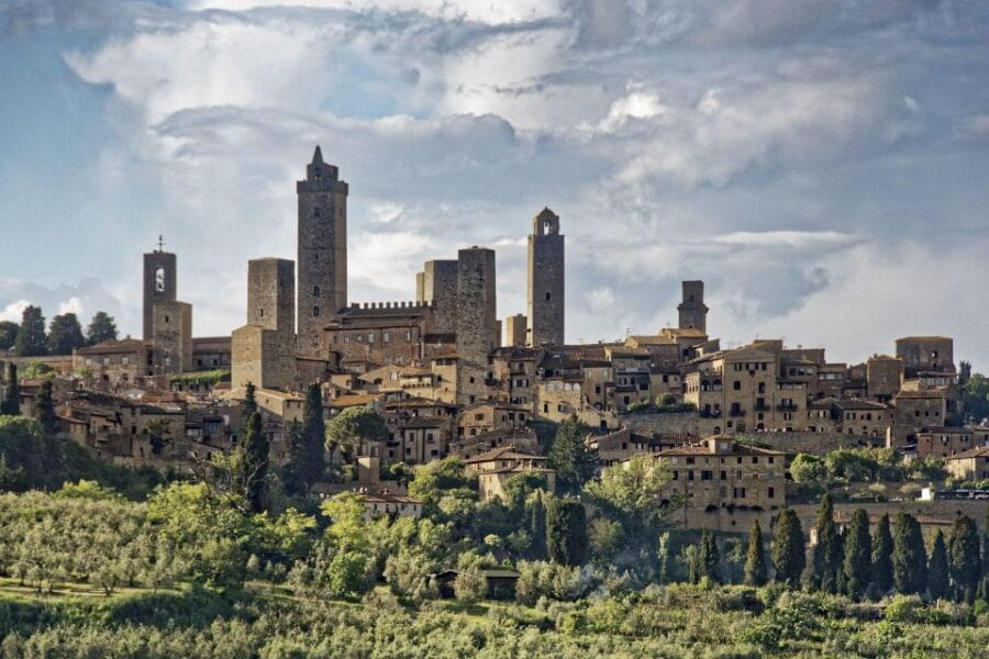 San Gimignano Private Walking Tour - Exploring San Gimignano: A Medieval Treasure in Tuscany