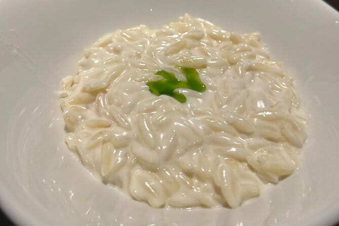 San Sebastian Food Tour: Pintxos, Drinks, and Tapas with a Local - The Itinerary: A Closer Look at Each Stop