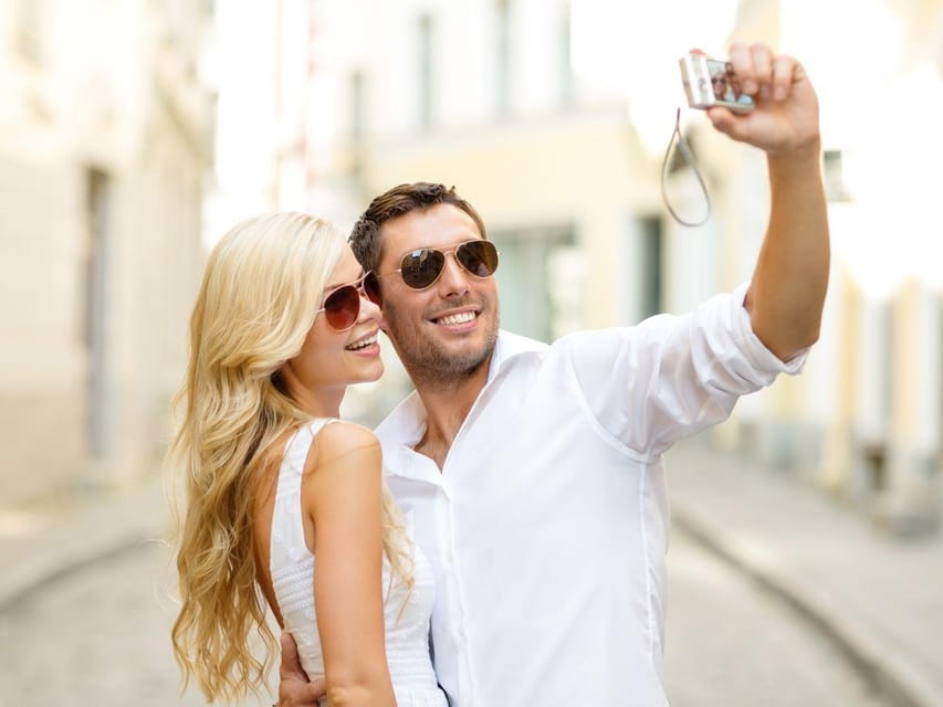 Santa Ponca: CoupleWalk, fun game and city walk for couples - The Itinerary: A Step-by-Step Look