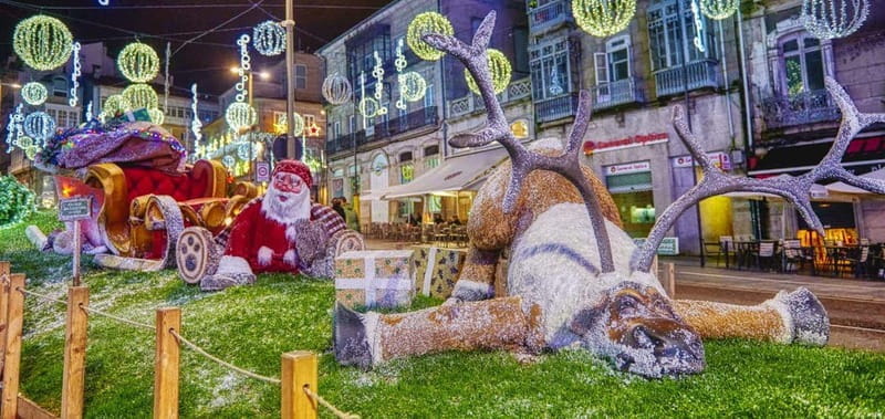 Santiago de Compostela: Vigo Christmas Lights Guided Tour - Price and Value