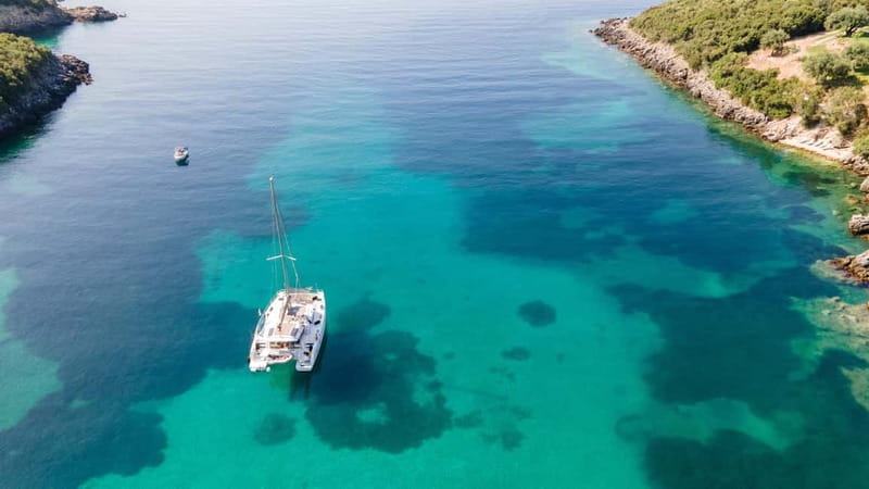 Santorini: Caldera Catamaran Sail & Swim with lunch - Exploring the Cruise Itinerary in Detail