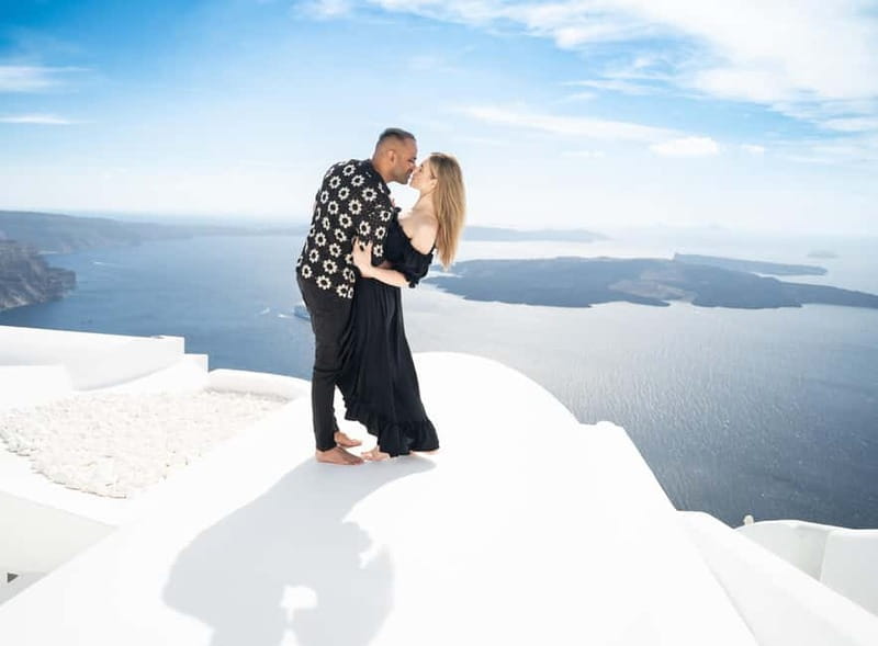 Santorini Couple Photo Session - Discovering Santorini through the Lens: What to Expect