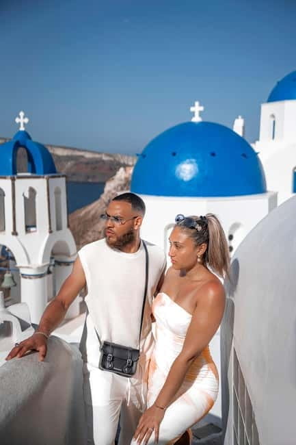 Santorini: Oia Private Couple Photoshoot with 35 Photos - Who Is This Experience Best For?