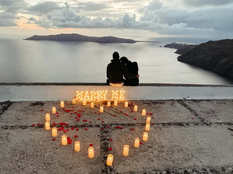 Santorini: Romantic Proposal with Caldera View - Entering the World of Santorini Proposals: Setting the Scene