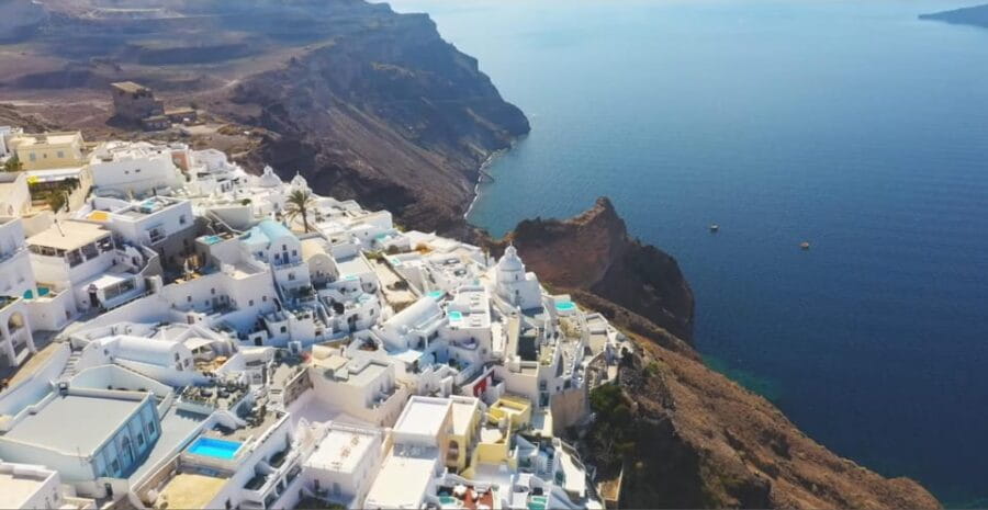 Santorini Tour with Pick-up from Heraklion - Exploring Oia: The Picturesque Jewel of Santorini