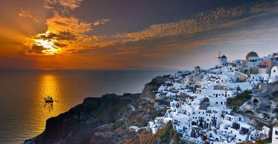 Santorini: Volcanic Sunset Cruise with Dinner - Who will love this cruise?