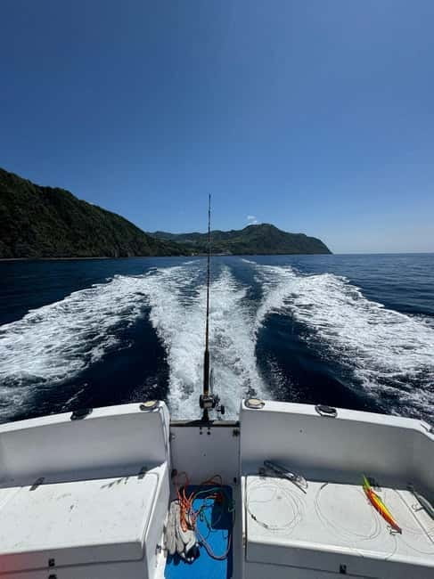 São Miguel: Boat Trip with SUP, Snorkelling & Barbecue - The Experience on Board: Atmosphere and Amenities