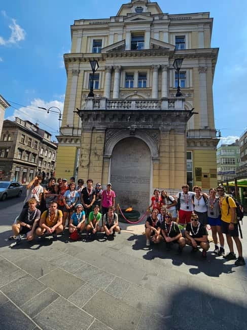 Sarajevo in a Day - History,Tradition,War,Gastronomy - The War and Resilience: A Stark Contrast