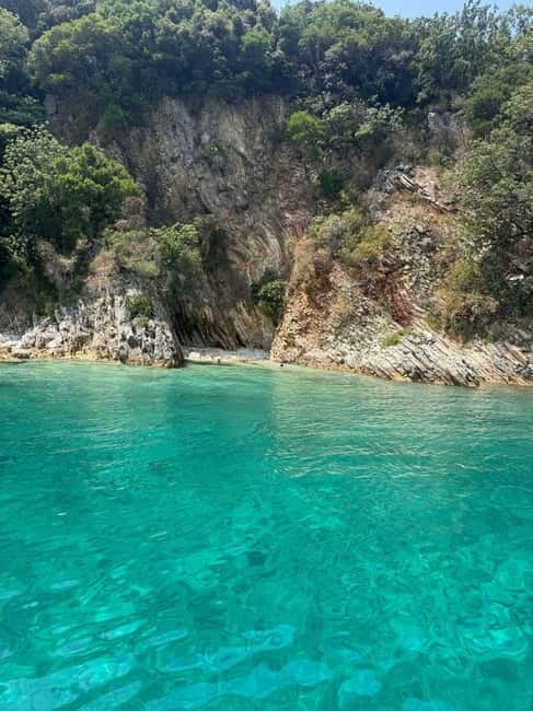 Saranda: Boat tour to 7 destinations and free umbrella - What to Expect on the Day