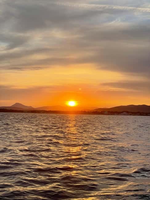 SEAYOU ESCAPE: sunset aperitif in Porquerolles - The Boat Ride: A Quick, Scenic Passage