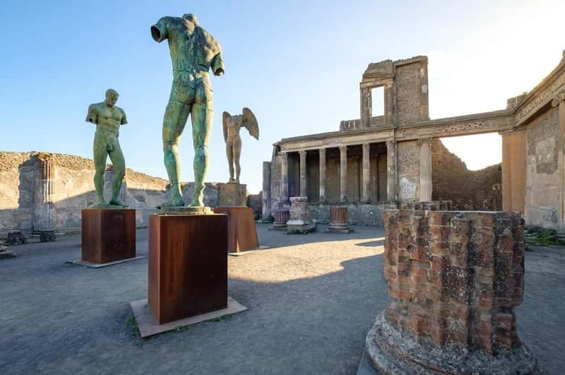 Semi-private Pompeii guided tour and typical lunch from Rome - The Journey Begins: From Rome to Pompeii