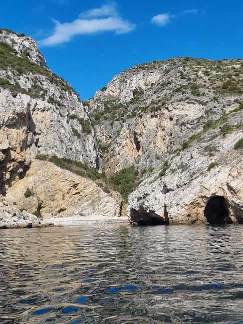 Sesimbra: Private Boat - Beach and Caves - Detailed Breakdown of the Experience