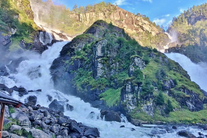 SEVEN WATERFALLS TOUR: Private roundtrip to the Hardanger Fjord, 12 hours - Traversing the Scenic Route: From Bergen to Hardangerfjord