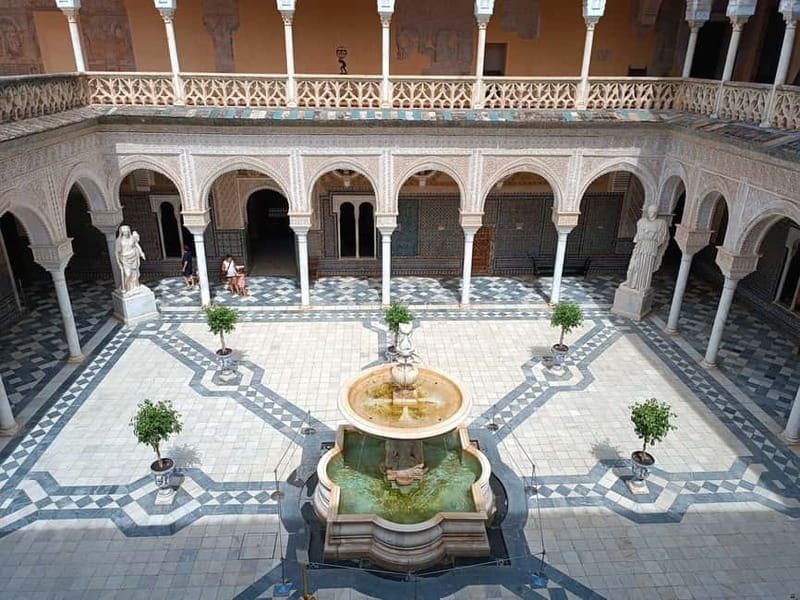 Seville: Guided visit of the Casa de Pilatos with entrance tickets - Price and Practical Tips