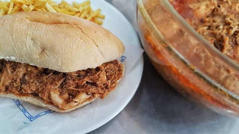 Seville in Depth: Exclusive 6-Hr Walking Tour+Tapas & Drinks - Exploring Seville with a Local Touch